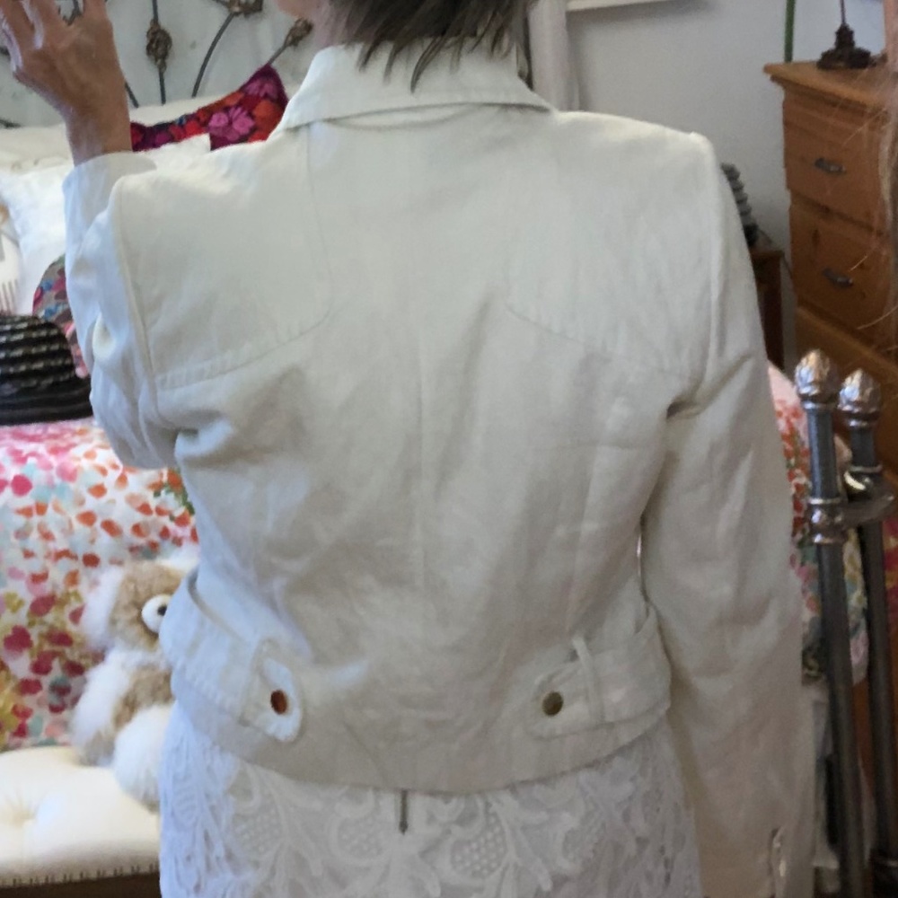 White jacket - Picture 2 of 7